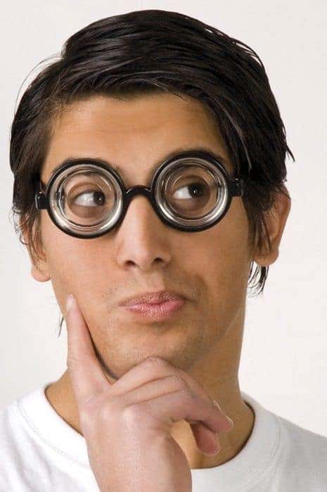 Lunettes intello cul de bouteille