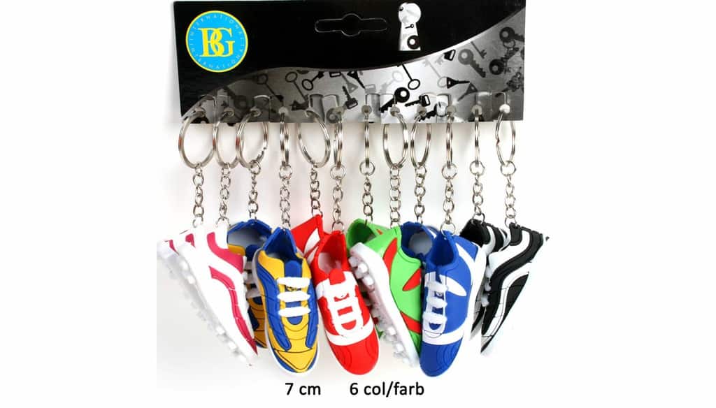 PORTE CLÉ - THÈME SPORT (Chaussures de foot) – Image 1