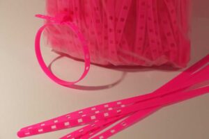 BRACELETS ÉVÉNEMENTIELS (Assortiment 4 coloris) – Image 2