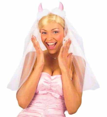 VOILE DE FUTURE MARIÉE (Avec cornes roses du diable)