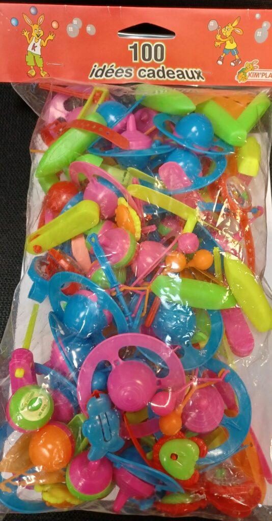 SAC DE 100 JOUETS