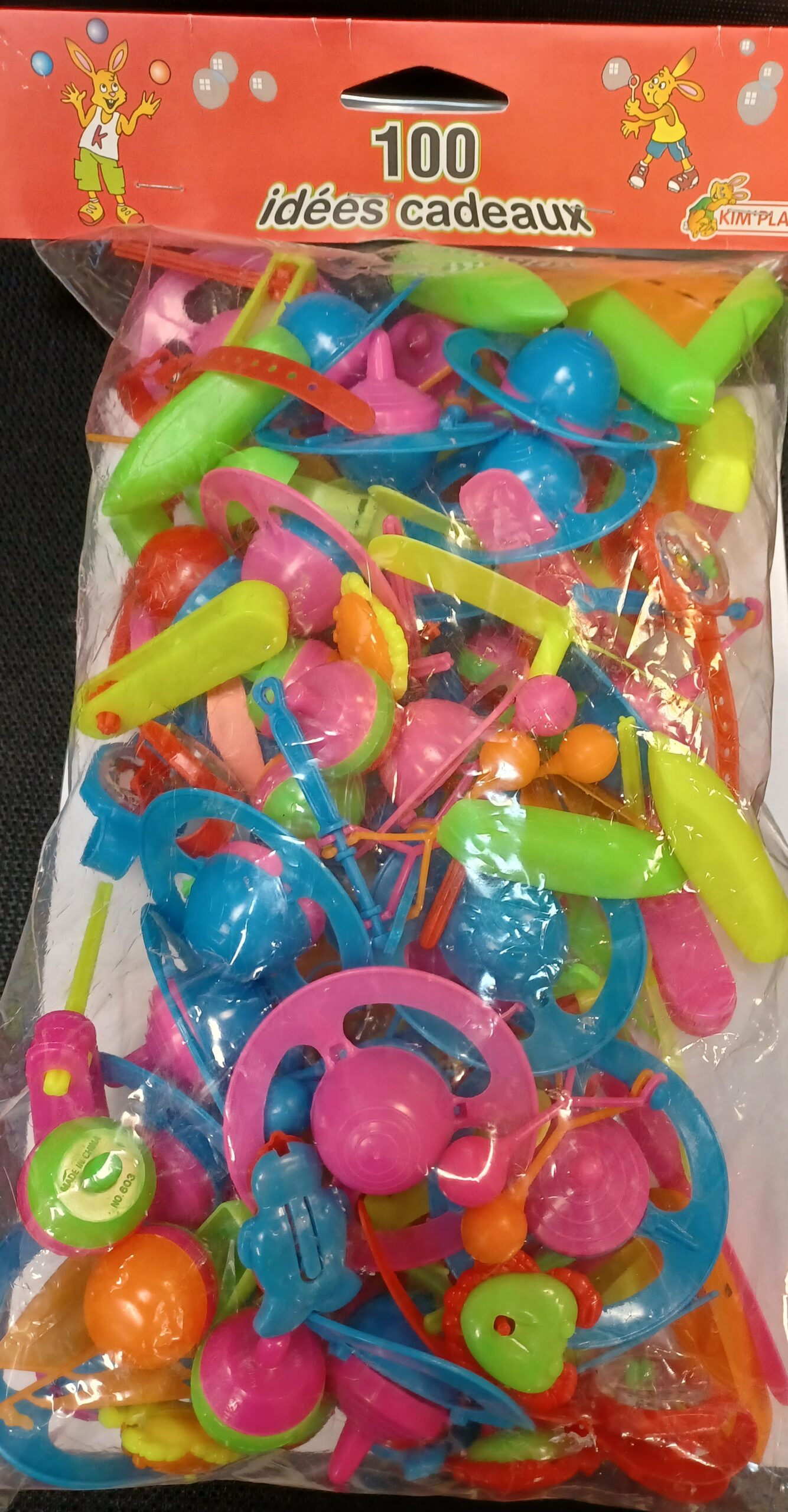 SAC DE 100 JOUETS – Image 1