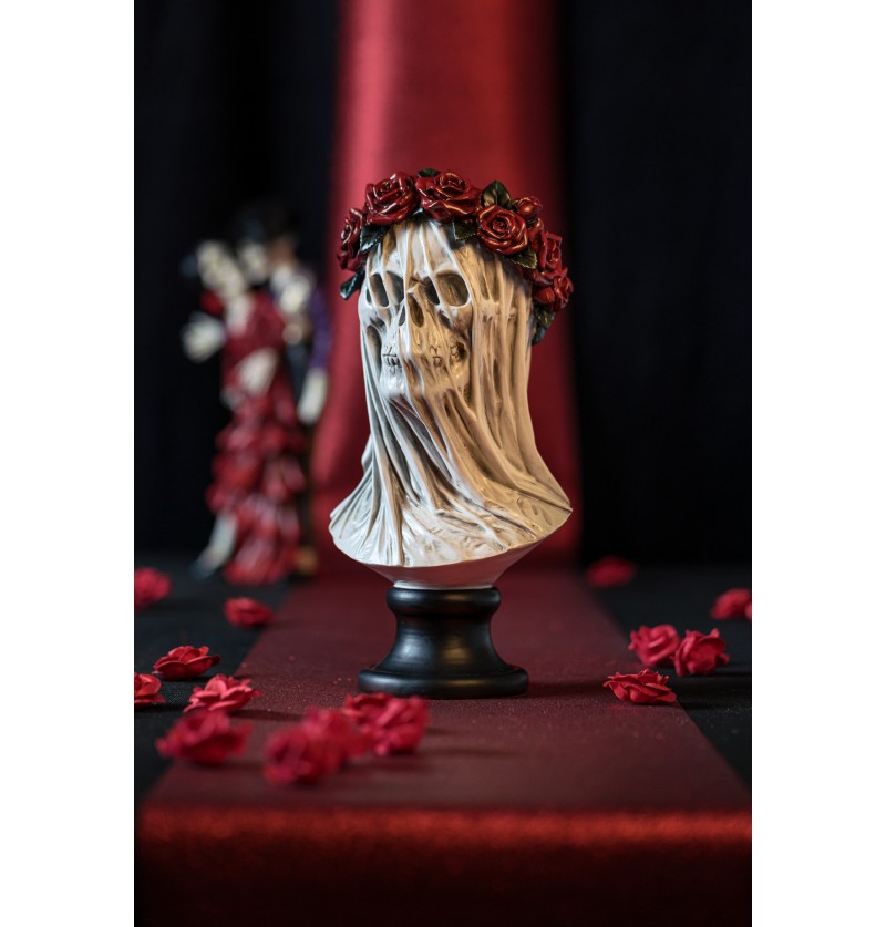 TÊTE DE MORT COURONNÉE (Buste résine 17.5 x 35.5 cm)
