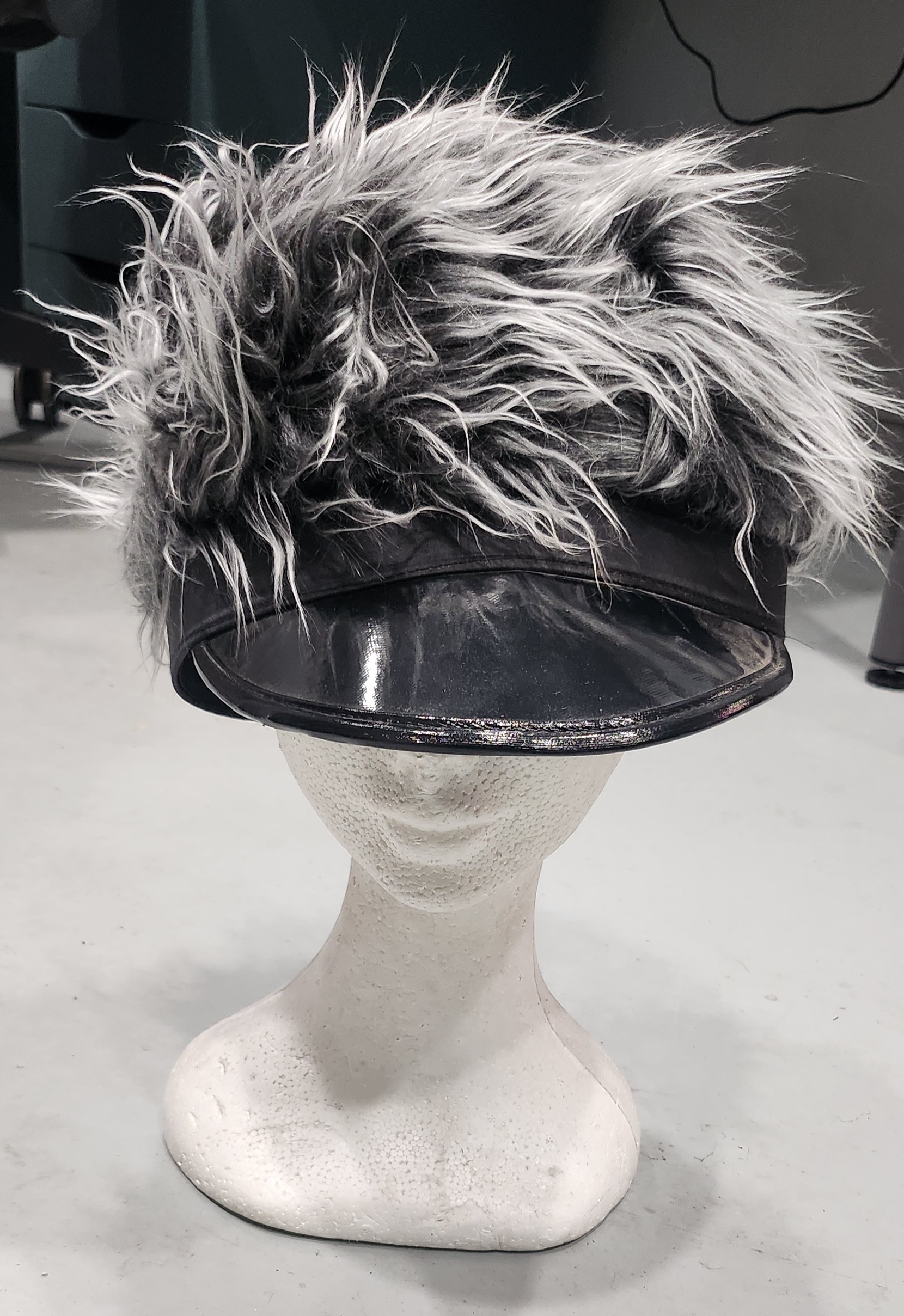 CASQUETTE FOURRURE (Casquette avec visière) – Image 1