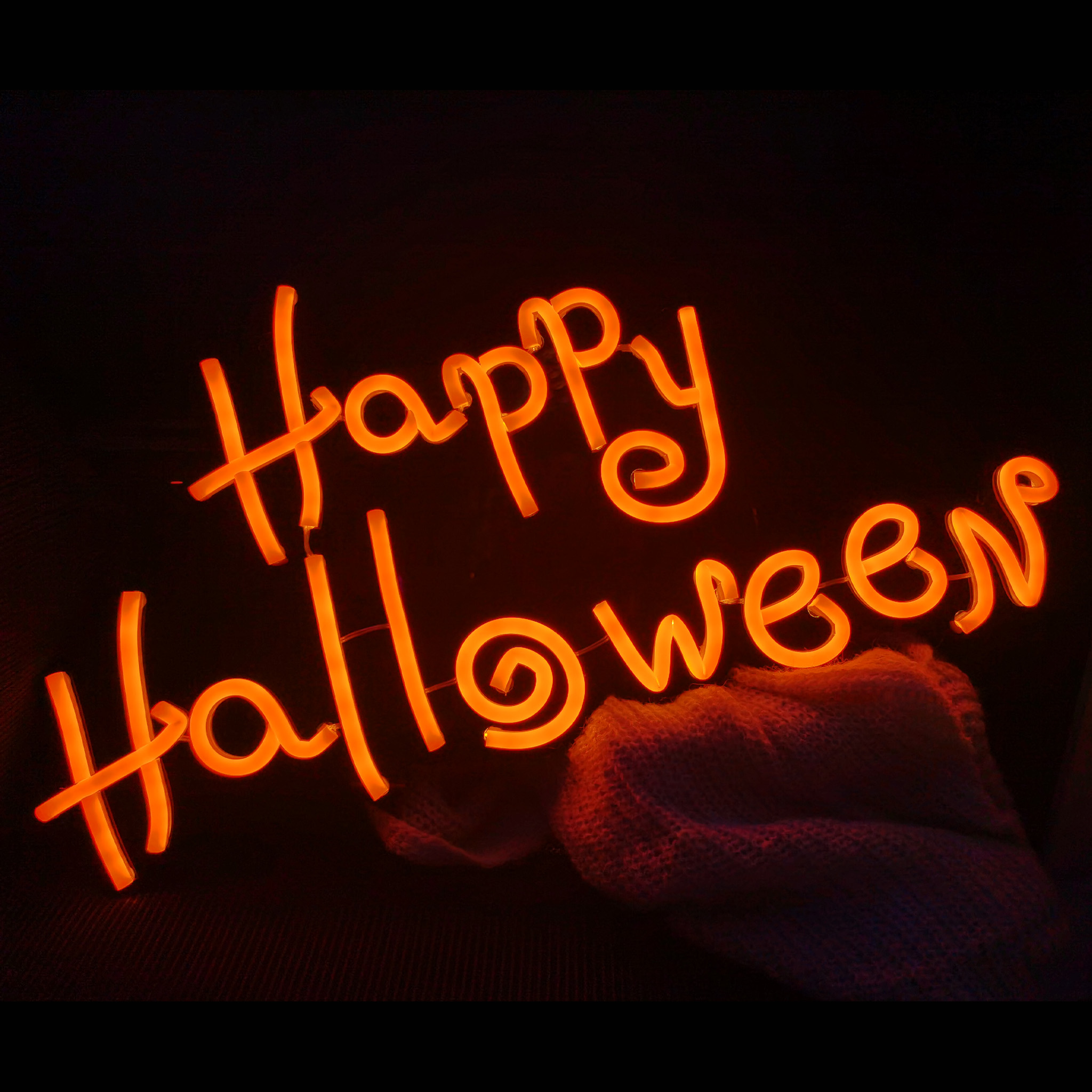 NEON HAPPY HALLOWEEN – Image 1